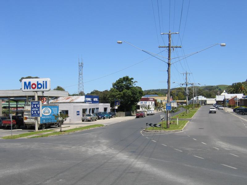 Foster - Shops and commercial centre, Main Street and Station Street: View west along Main St at Nelson St