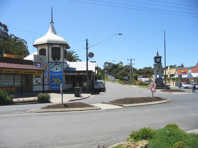 Foster - Shops and commercial centre, Main Street and Station Street: View east along Main St at Station St