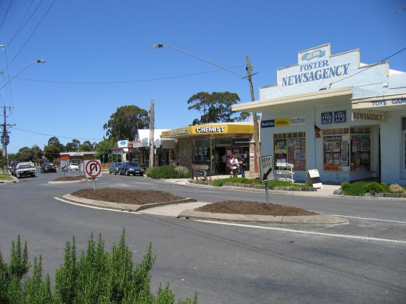 Foster - Shops and commercial centre, Main Street and Station Street: View south along Station St at Main St