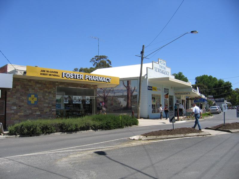 Foster - Shops and commercial centre, Main Street and Station Street: View north along Main St at Station St