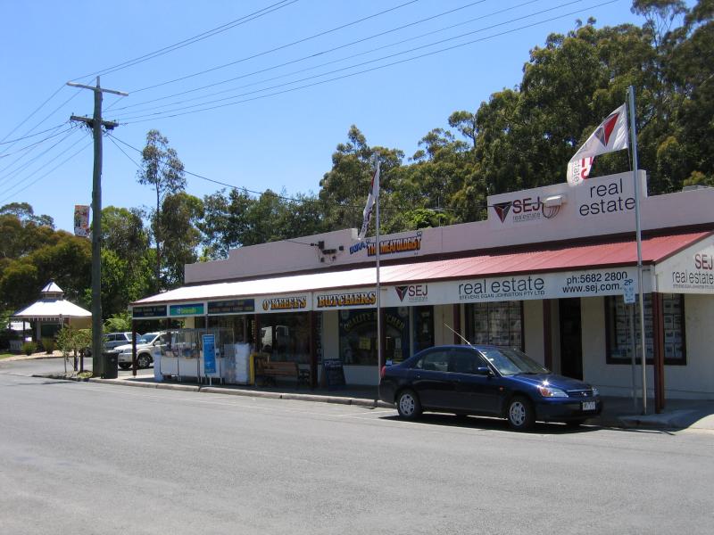 Foster - Shops and commercial centre, Main Street and Station Street: View north along Main St near Bridge St
