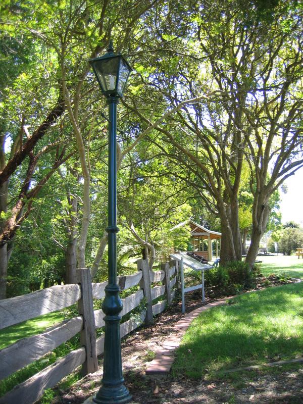 Foster - Pearl Park, Stockland Creek and surroundings, Main Street: View north through Pearl Park