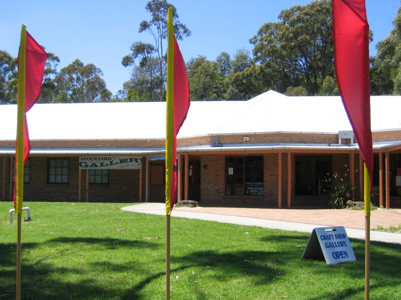 Foster - Pearl Park, Stockland Creek and surroundings, Main Street: Stockyard Gallery, corner Main St and McDonald St