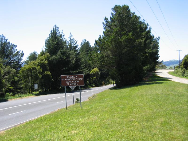 Foster - Lookout, South Gippsland Highway at Foster North: View east along highway and lookout access road