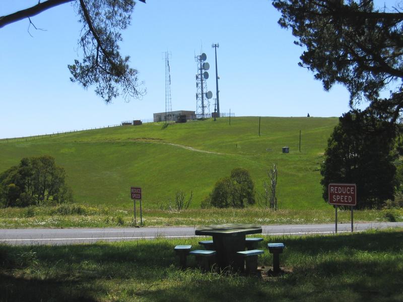 Foster - Lookout, South Gippsland Highway at Foster North: View north across South Gippsland Hwy at access road to lookout