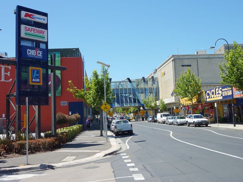 Frankston - Shops and commercial centre between Nepean Highway and Young Street: View east along Beach St at Evelyn St