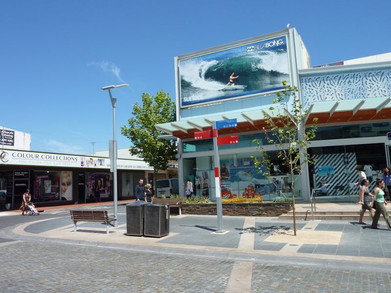 Frankston - Shops and commercial centre between Nepean Highway and Young Street - Corner of Wells St and Park La