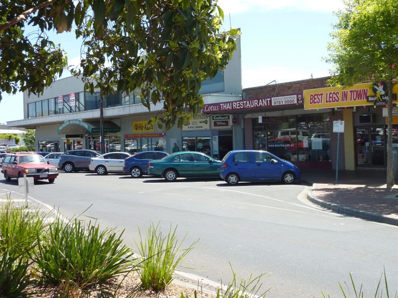 Frankston - Shops and commercial centre between Nepean Highway and Young Street - Frankston Business Centre, Young St north of Playne St
