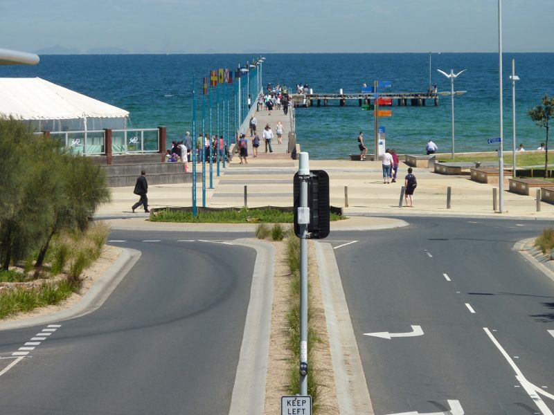 Frankston - Views of Frankston Waterfront and Port Phillip from west end of High Street: Westerly view along Pier Promenade towards Frankston Pier