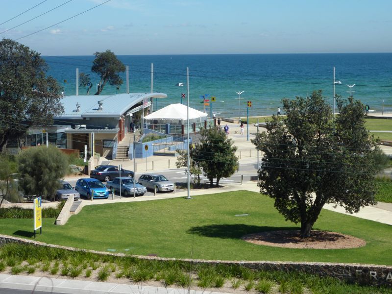 Frankston - Views of Frankston Waterfront and Port Phillip from west end of High Street: Westerly view towards restaurant at pier