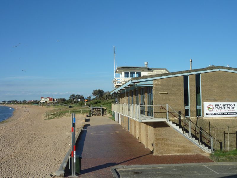 Frankston - Frankston Waterfront and Frankston Pier, Pier Promenade - View north along beach at Frankston Yacht Club