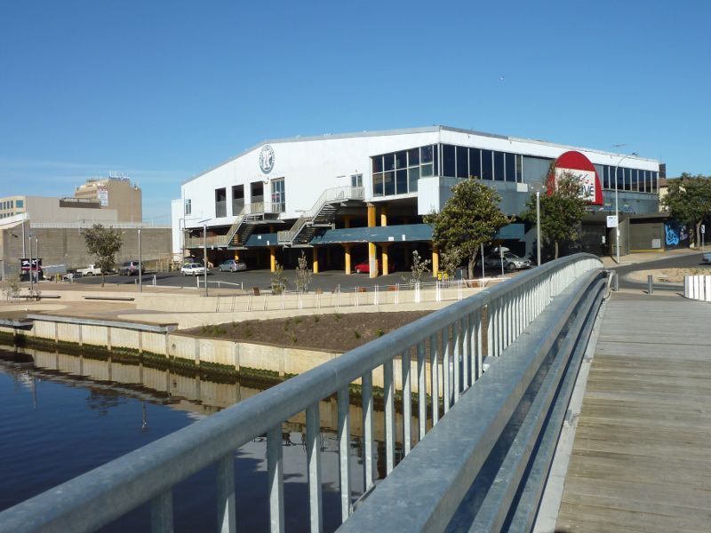Frankston - Kananook Creek Reserve: View east along bridge over Kananook Creek at Davey St