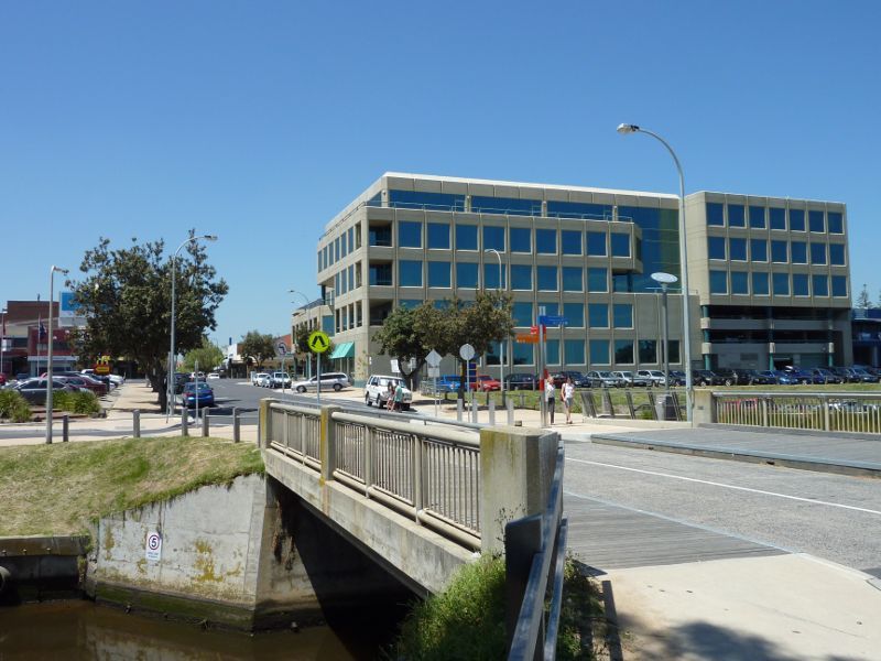 Frankston - Kananook Creek Reserve: View east along bridge over Kananook Creek at Wells St