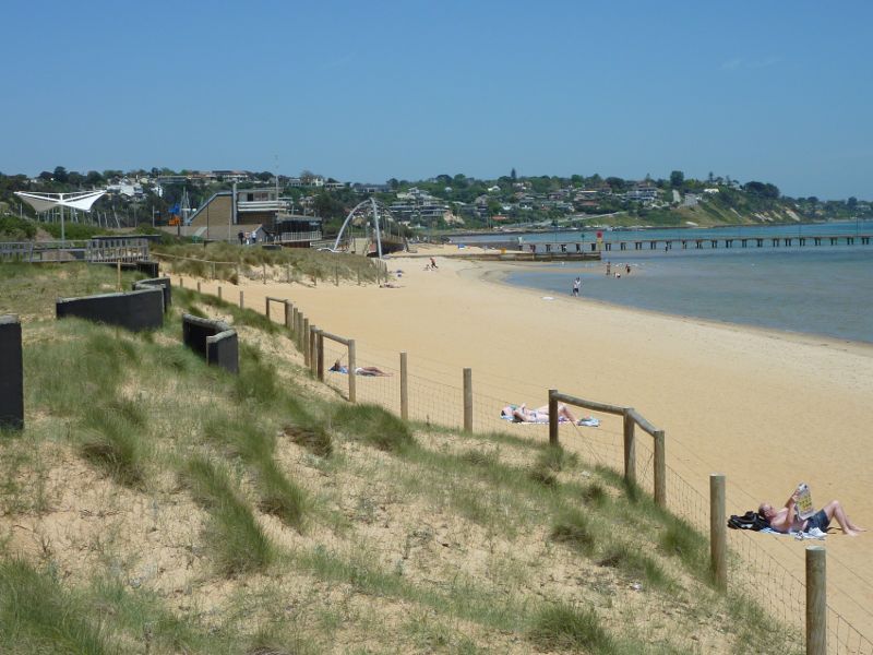 Frankston - Beach between Frankston Life Saving Club and Kananook Creek: View south along beach towards Frankston Yacht Club