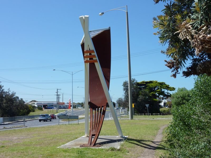 Frankston - Northern section of Nepean Highway: Roadside Marker sculpture, Nepean Hwy at Gould St