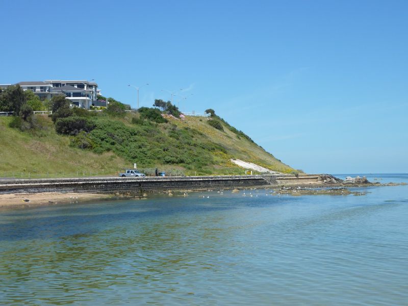 Frankston - Jetty and boat ramp opposite Liddesdale Avenue - View from jetty towards Olivers Hill