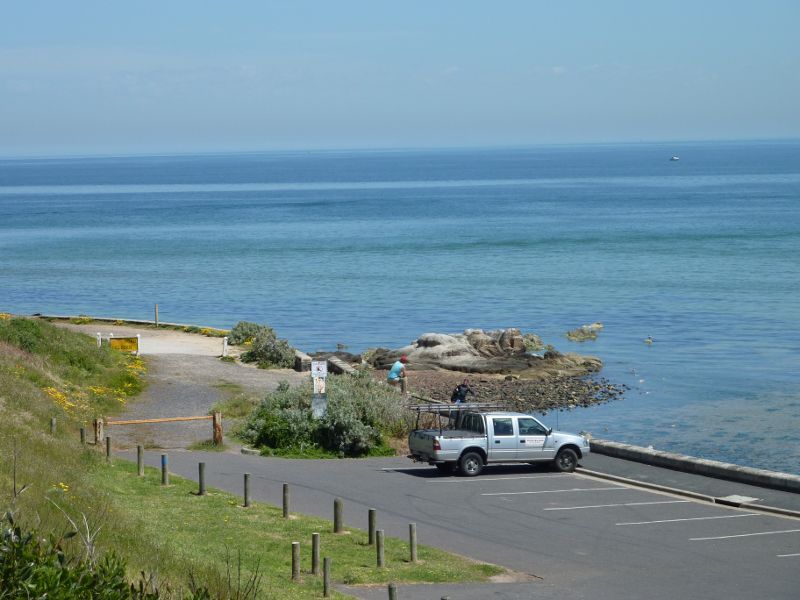 Frankston - Jetty and boat ramp opposite Liddesdale Avenue - Coastline at western end of car park