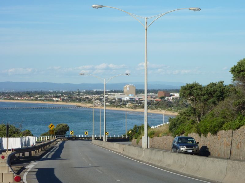 Frankston - Olivers Hill, Nepean Highway: View along Nepean Hwy descending down Olivers Hill