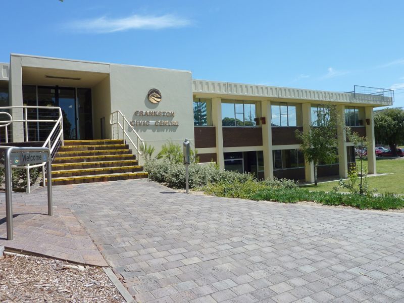 Frankston - Davey Street: Entrance to Frankston Civic Centre