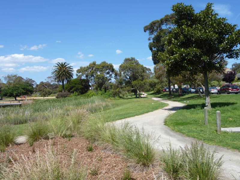 Frankston - Beauty Park: Pathway along High St
