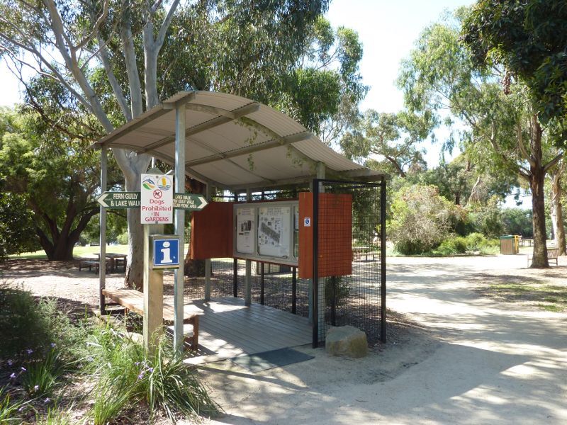 Frankston - George Pentland Botanic Gardens: Information shelter