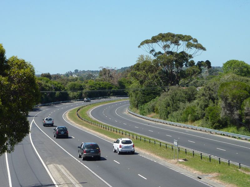 Frankston - Frankston Freeway: View south-east along Frankston Fwy at Skye Rd