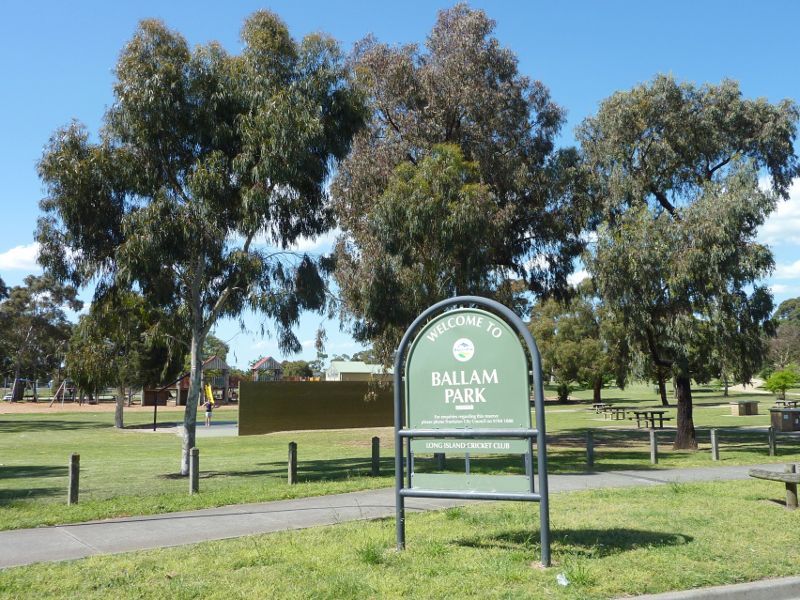 Frankston - Ballam Park: View through park from car park fronting Cranbourne Rd