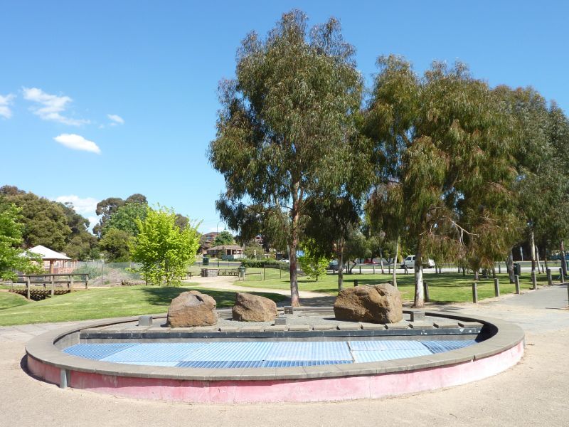 Frankston - Ballam Park: Fountain