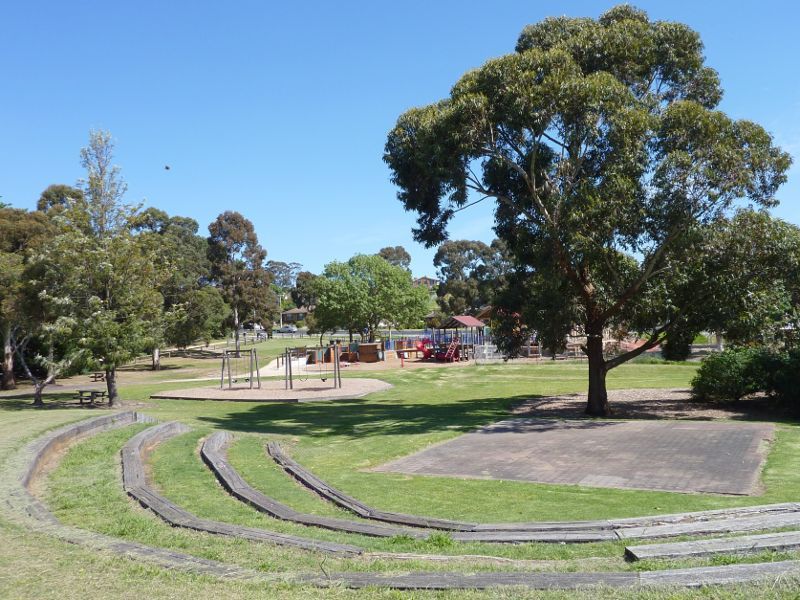 Frankston - Ballam Park: Amphitheatre overlooking playground