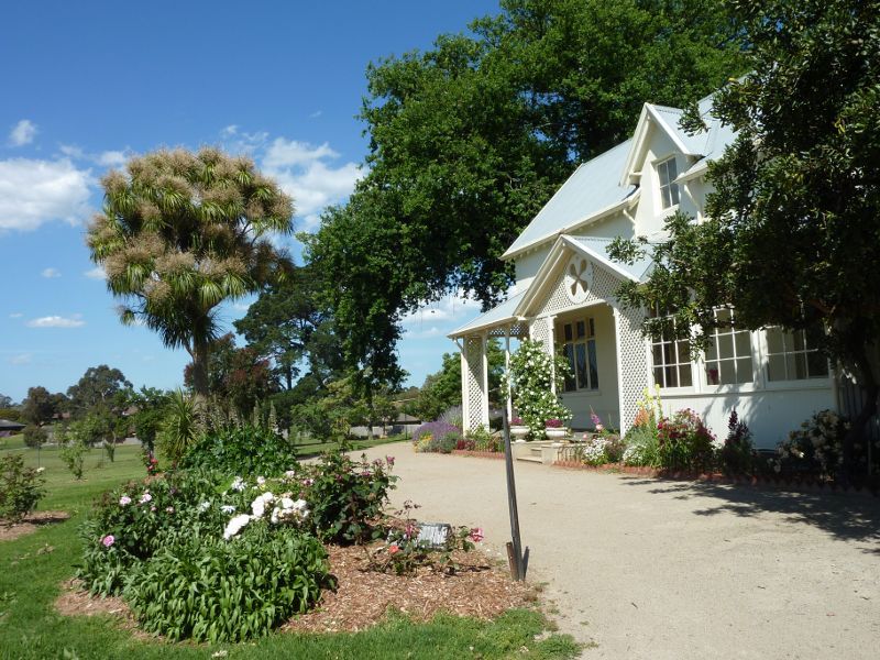 Frankston - Ballam Park Homestead, Cranbourne Road: Gardens at front of homestead