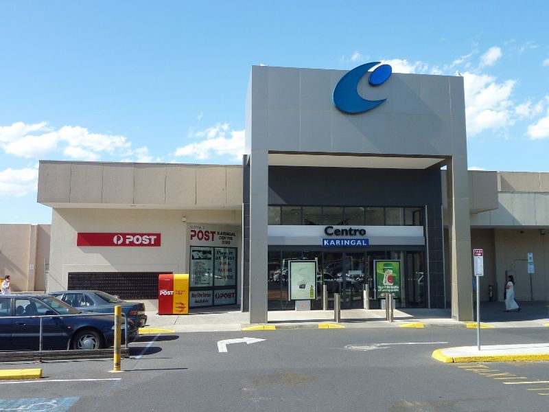 Frankston - Centro Karingal, Cranbourne Road - Shopping centre entrance at post office