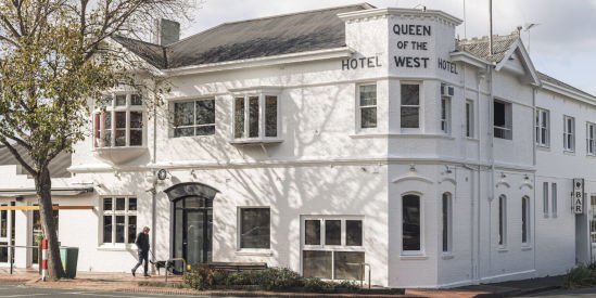 Queen of the West, Geelong West