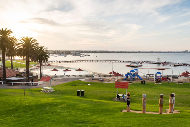 Geelong - Eastern Beach: foreshore and playground