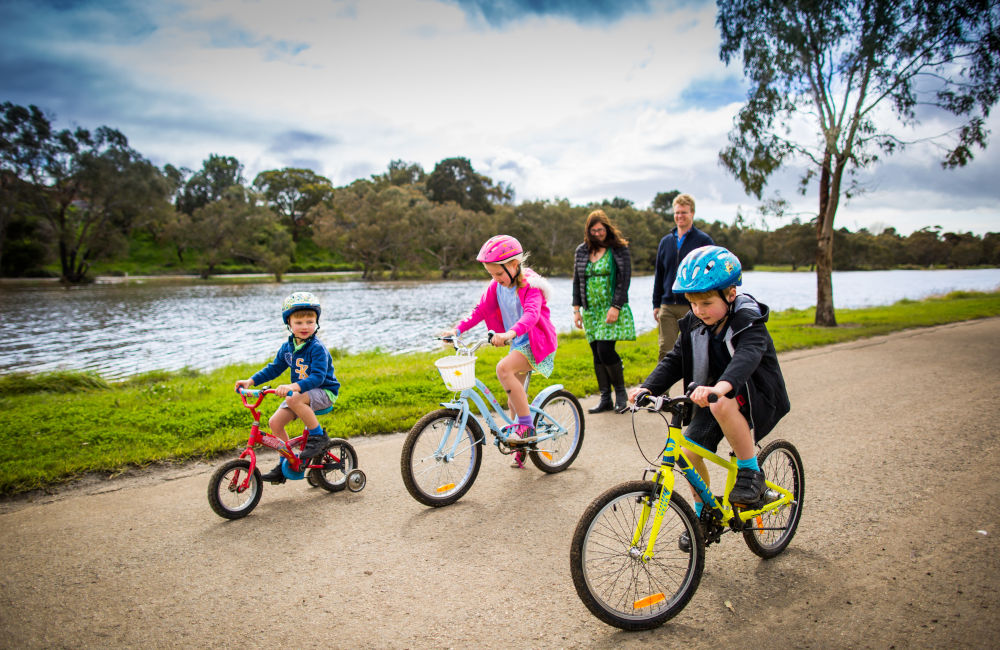 Geelong - Parkland along Barwon River
