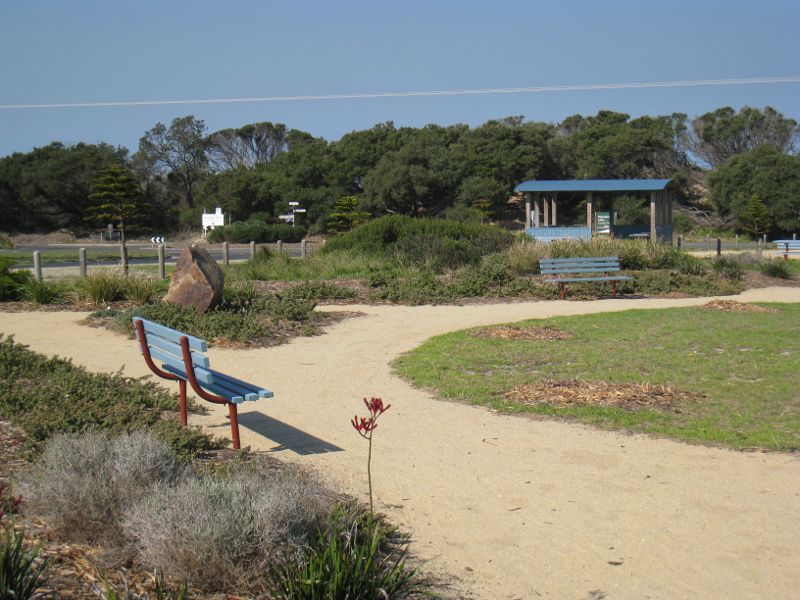 Golden Beach - Town centre on Surf Edge Drive: Park on corner of Surf Edge Dr and Shoreline Dr