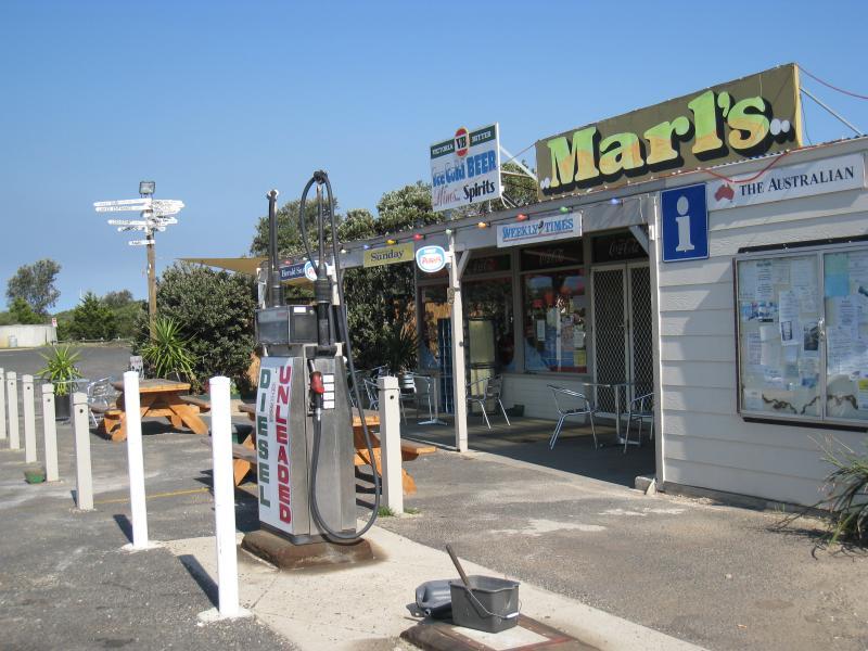 Golden Beach - Town centre on Surf Edge Drive: Foodarama general store