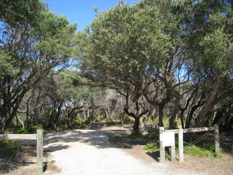 Golden Beach - Camping Reserve, foreshore and beach, Shoreline Drive opposite Moonrise Road: Entrance to camping area at Shoreline Dr