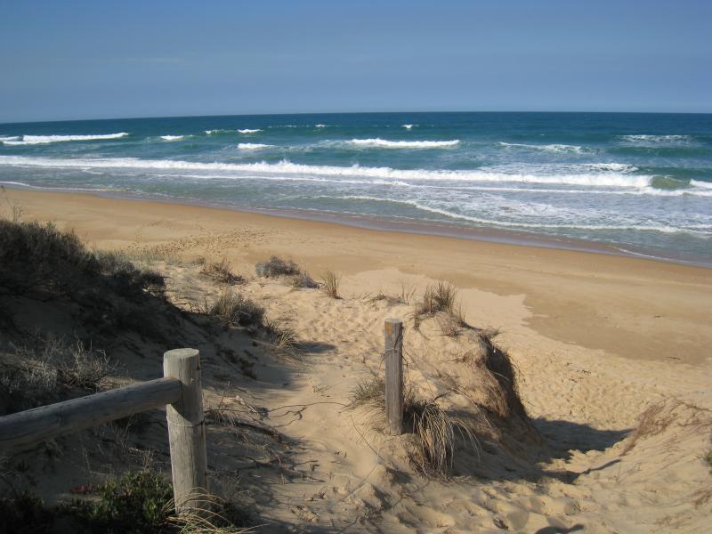 Golden Beach - Camping Reserve, foreshore and beach, Shoreline Drive opposite Moonrise Road: View to beach from access path