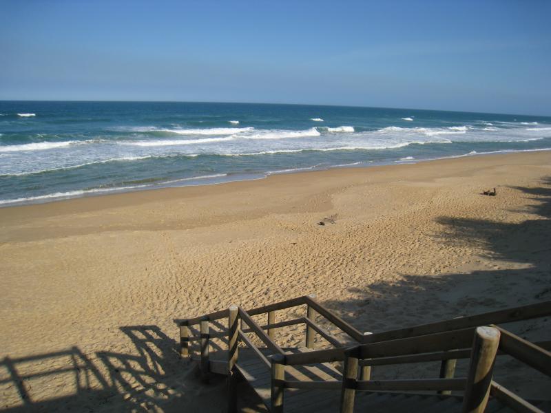 Golden Beach - Paradise Beach township, camping area on The Boulevard near 30th Street: Steps down to beach from viewing platform