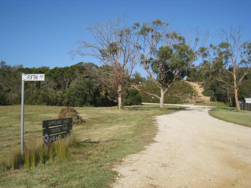 Golden Beach photos - Travel Victoria: accommodation ...