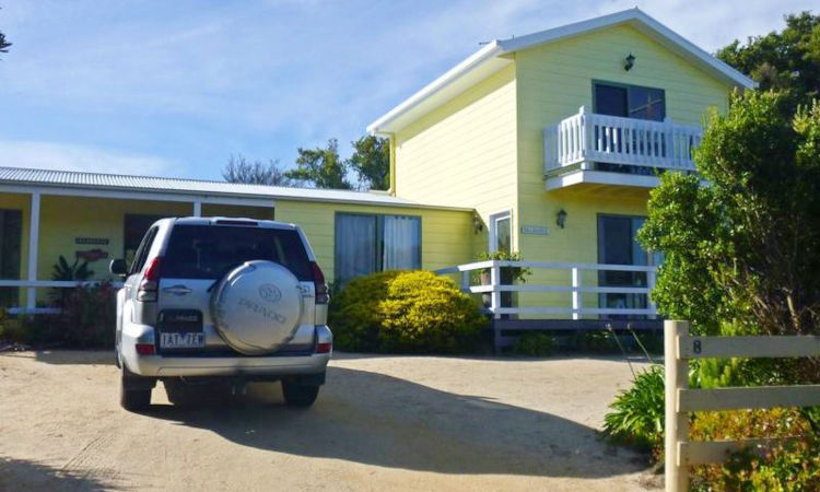 Whale Cottage Golden Beach Travel Victoria Accommodation