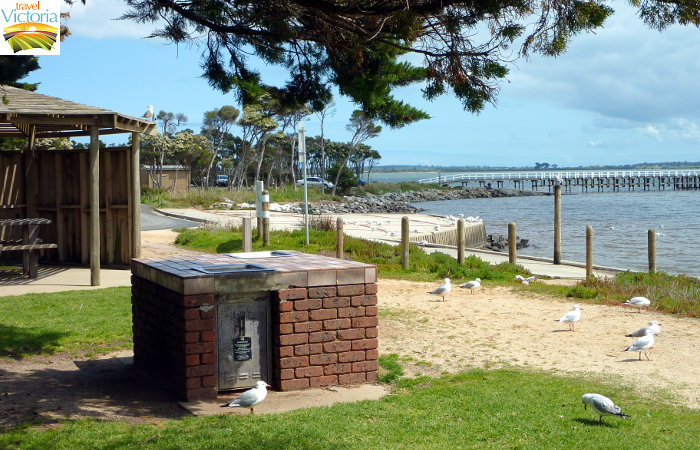 Grantville - BBQ and picnic shelter at end of Pier Road