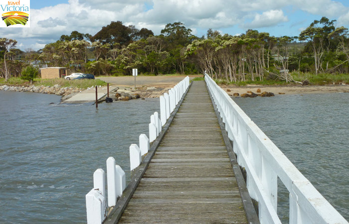 Grantville - Looking back towards the coast from Grantville Pier