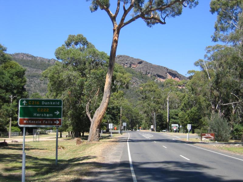 Halls Gap - Commercial centre and shops - View south along Grampians Rd towards Mt Victory Rd