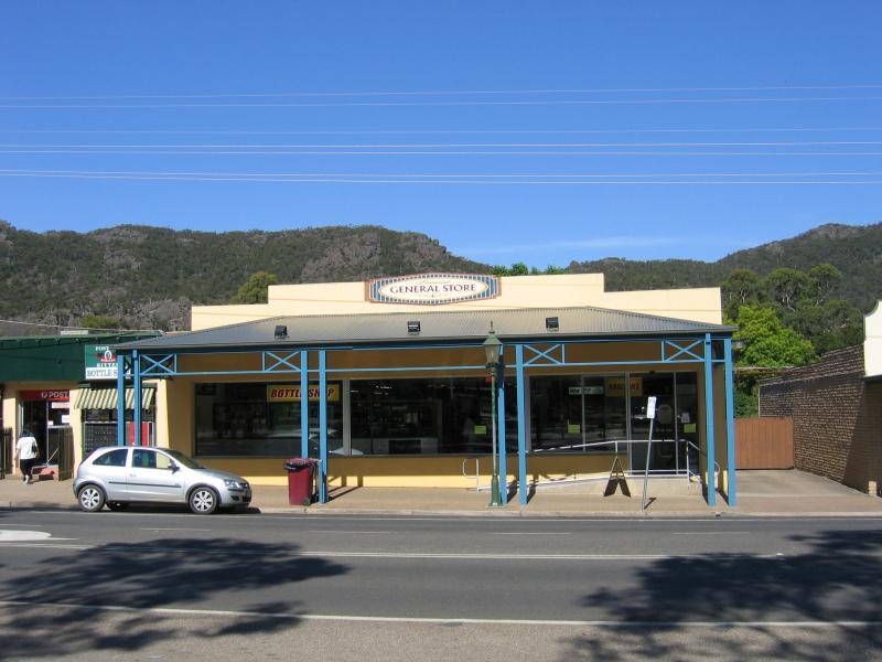Halls Gap - Commercial centre and shops - General Store, Grampians Rd between Stony Creek and Heath St