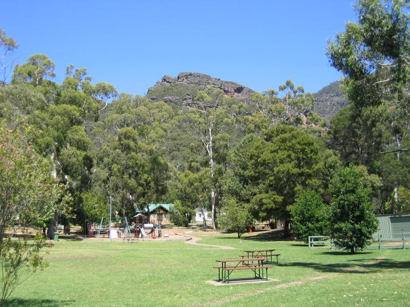 Halls Gap - Commercial centre and shops: Halls Gap Picnic Reserve, Grampians Rd