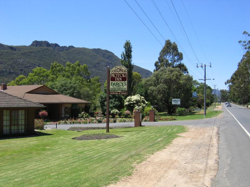 Halls Gap - Commercial centre and shops: Accommodation lining Grampians Rd, view south-east between Rosea St and Glen St