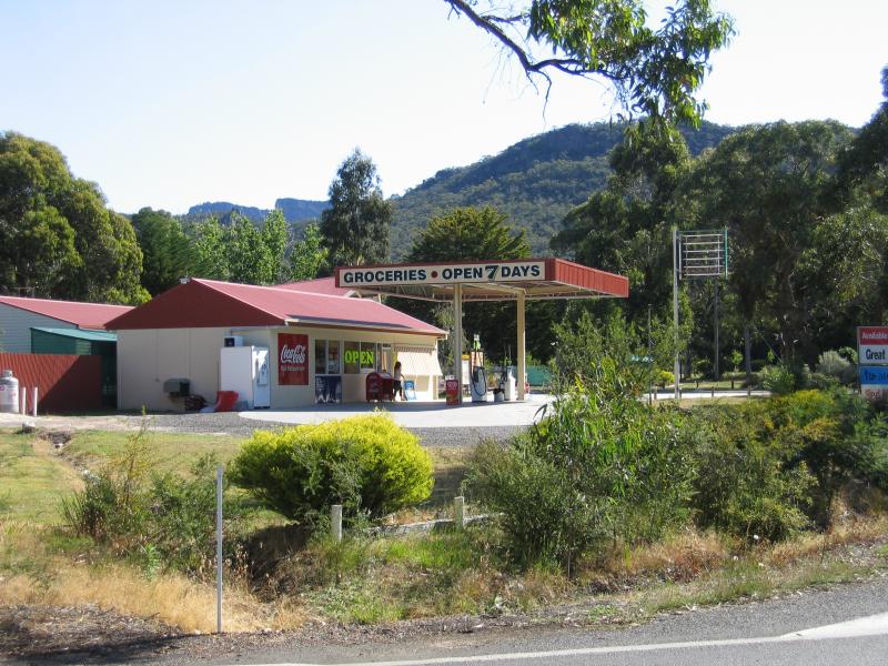 Halls Gap photos Travel Victoria & visitor guide