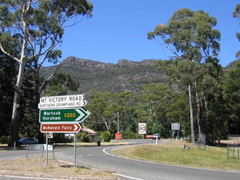 Halls Gap - Mount Victory Road: Intersection of Grampians Rd and Mt Victory Rd