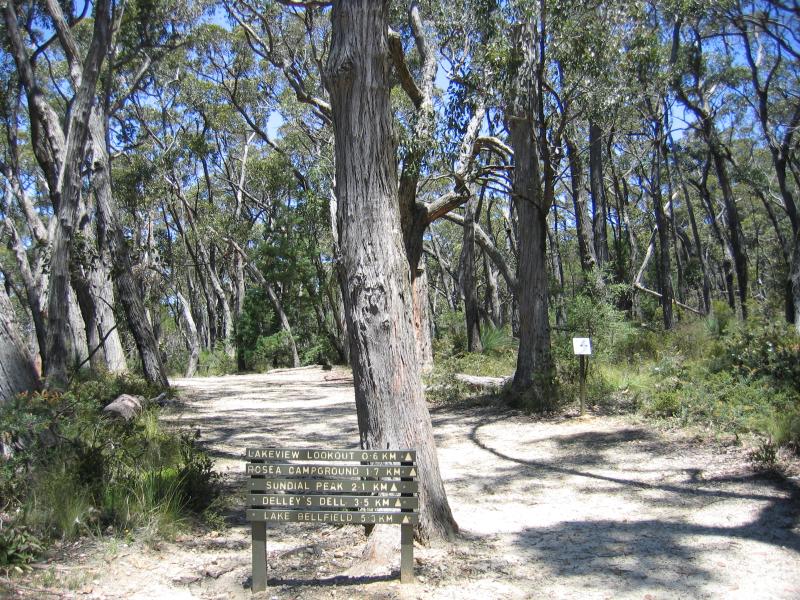 Halls Gap - Sundial Picnic Ground: Walking tracks from car park at picnic ground